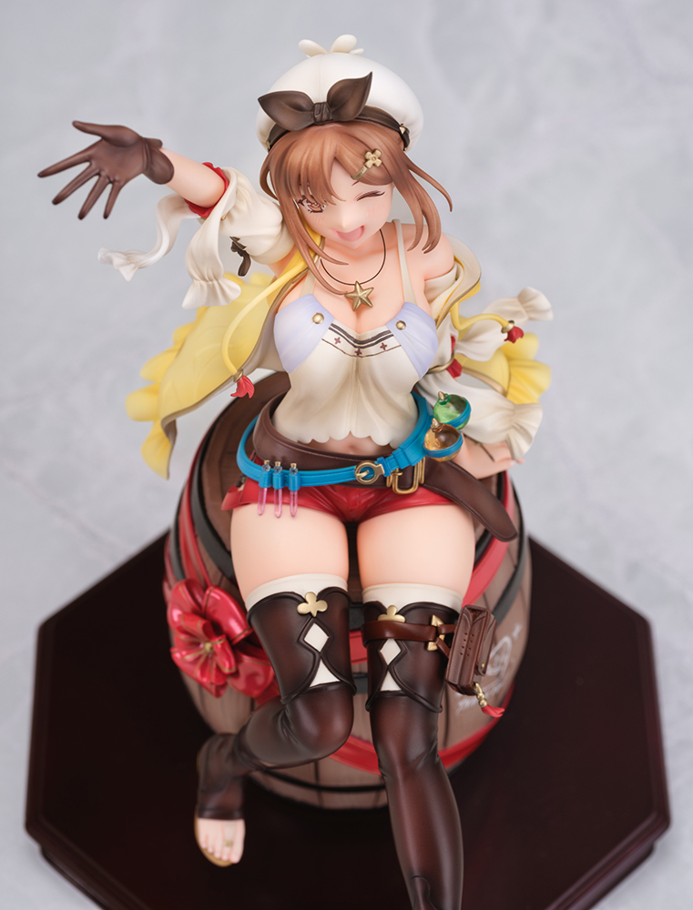 AmiAmi - Atelier Ryza - Ryza: Atelier Series 25th Anniversary Celebration 1/7 Scale Statue - Image 6